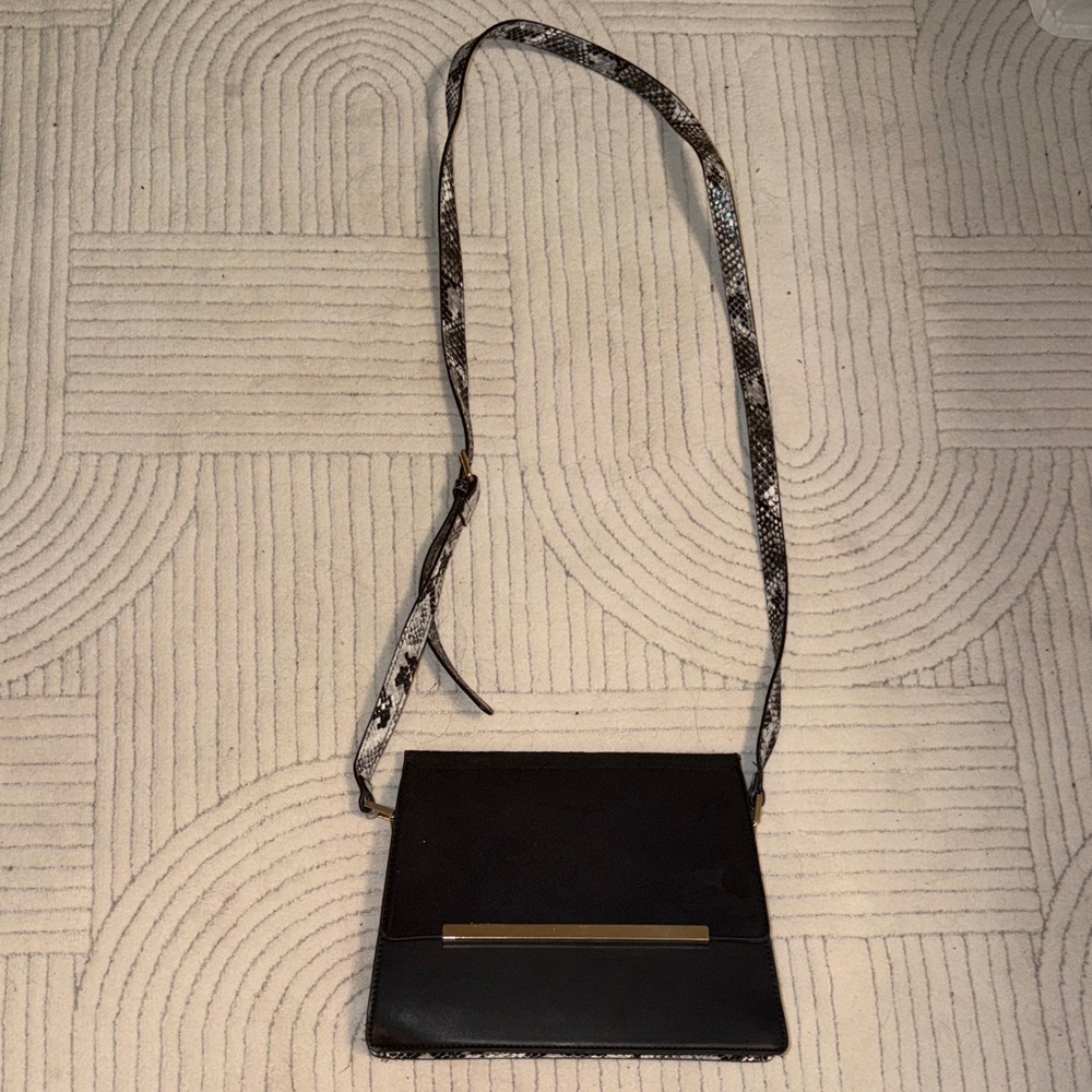 Elegant Black Crossbody Bag
